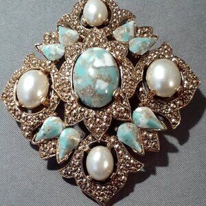 Vintage Sarah Coventry brooch/pendant